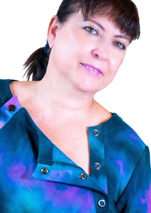 Chemo shirt with dual chest port accesses port teal combo front close up